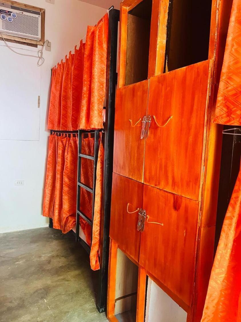 Oia Beach Hostel - 엘니도 외부 사진