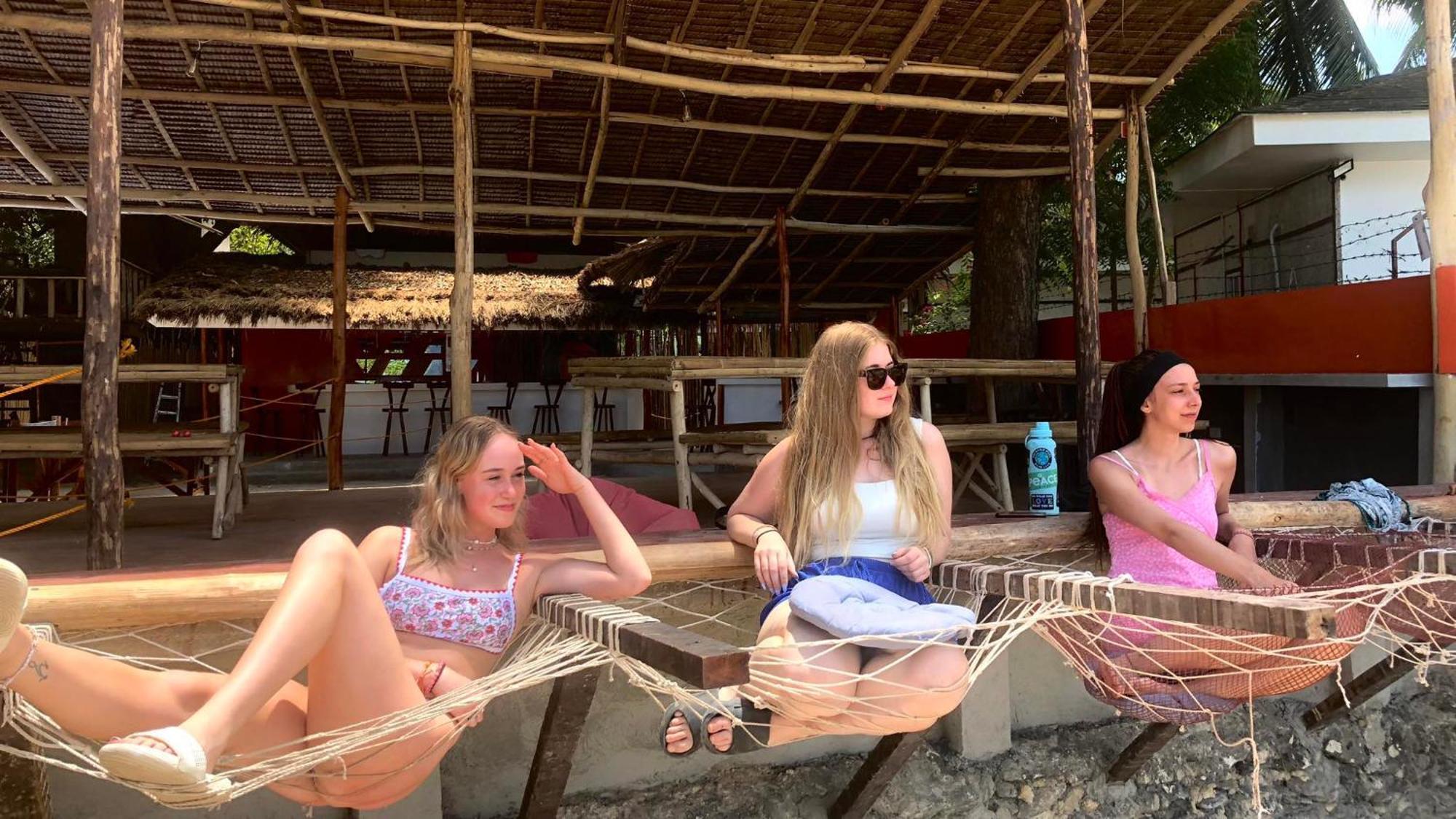 Oia Beach Hostel - 엘니도 외부 사진